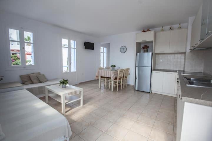 Astarti Apartments Livadi  Extérieur photo