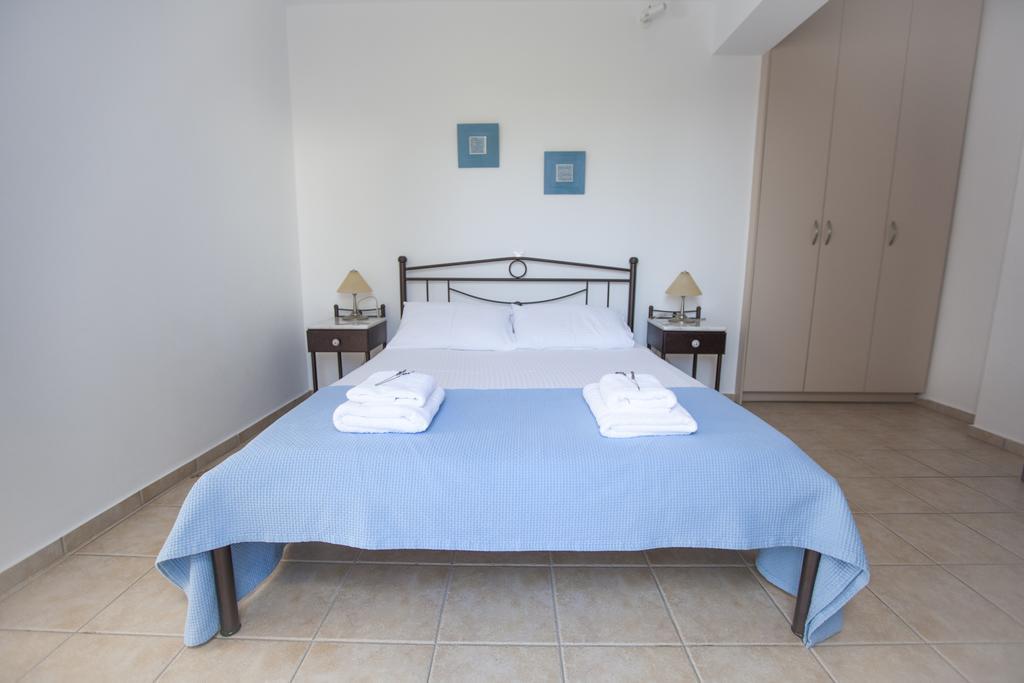 Astarti Apartments Livadi  Chambre photo