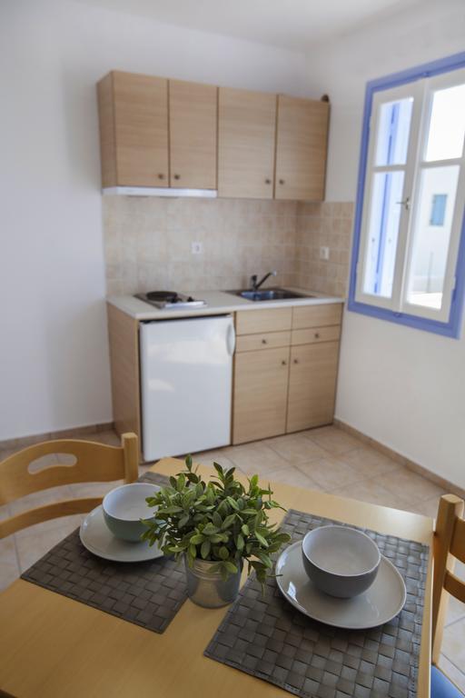 Astarti Apartments Livadi  Chambre photo